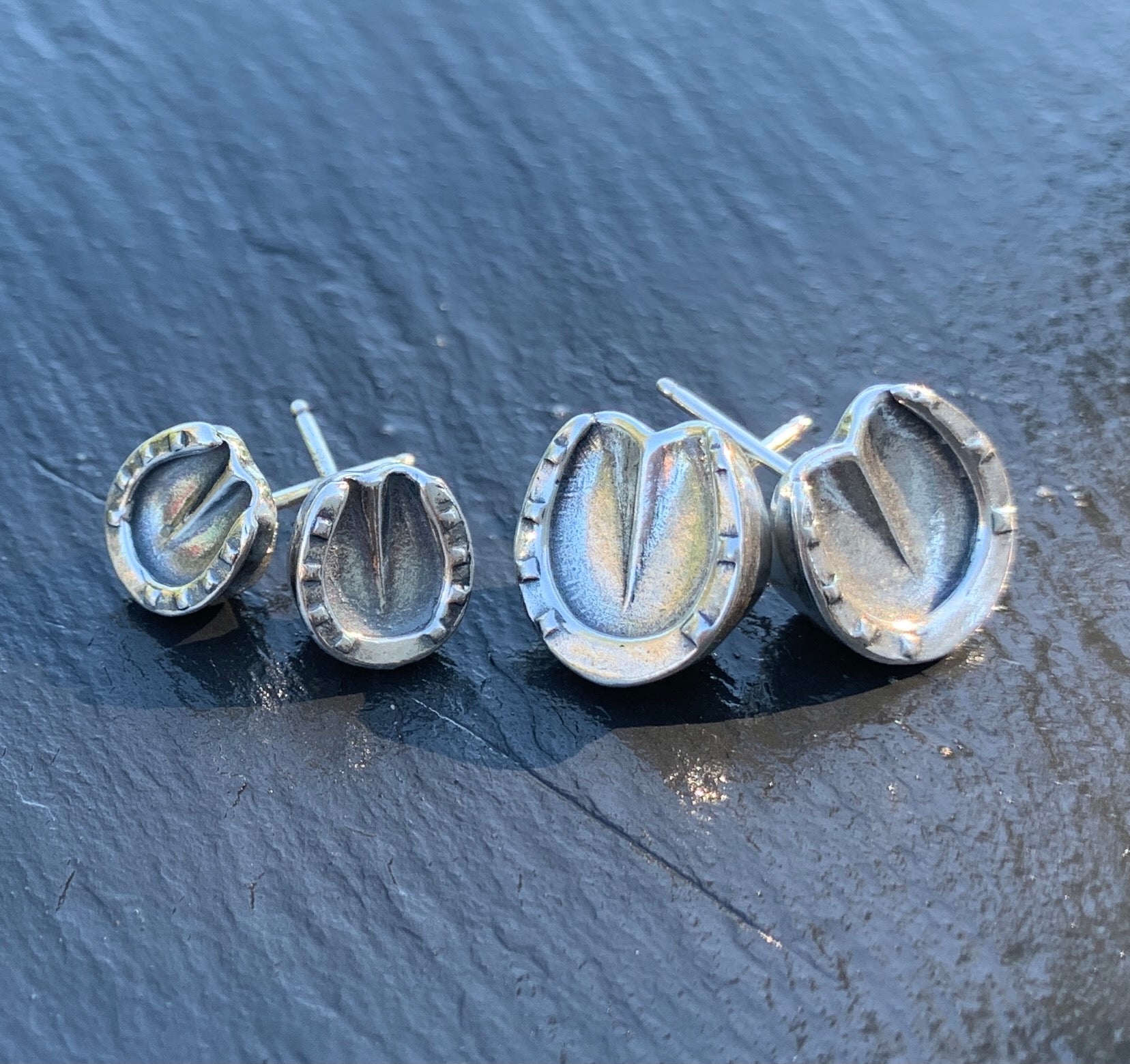 Sterling Hoofprints Post Earrings in Horse Size