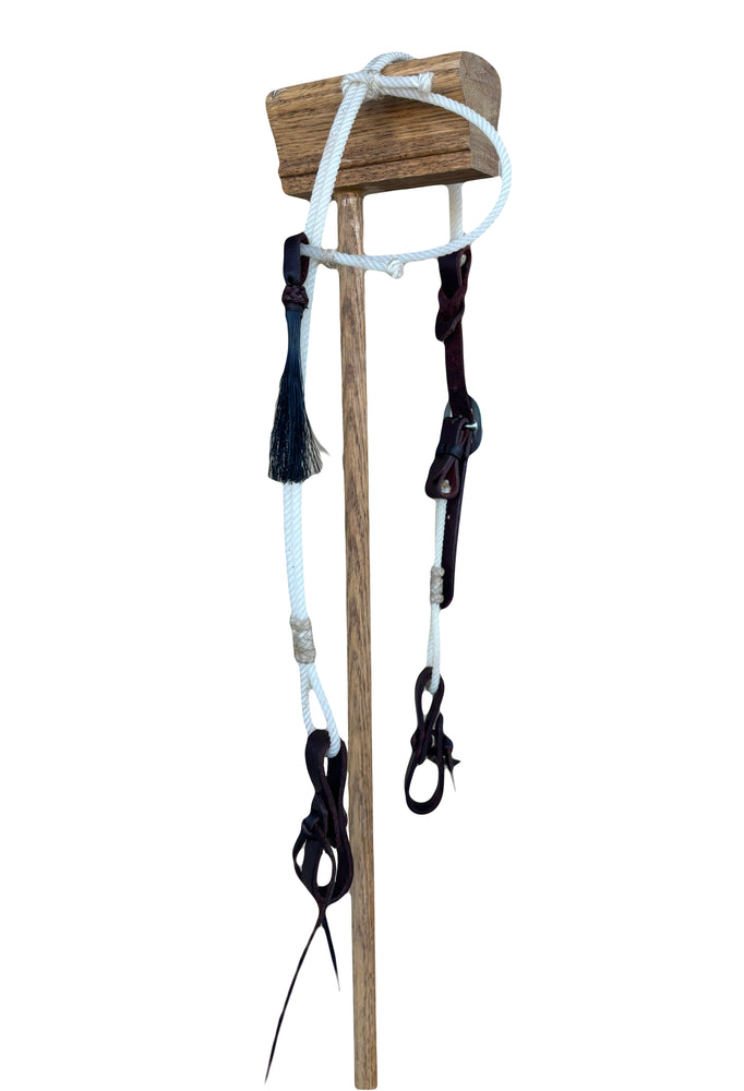 
                  
                    Rope headstall
                  
                