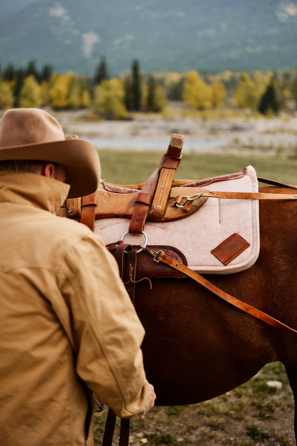 Contour Classic Saddle Pad- Tan with Vintage Floral Wear Leather