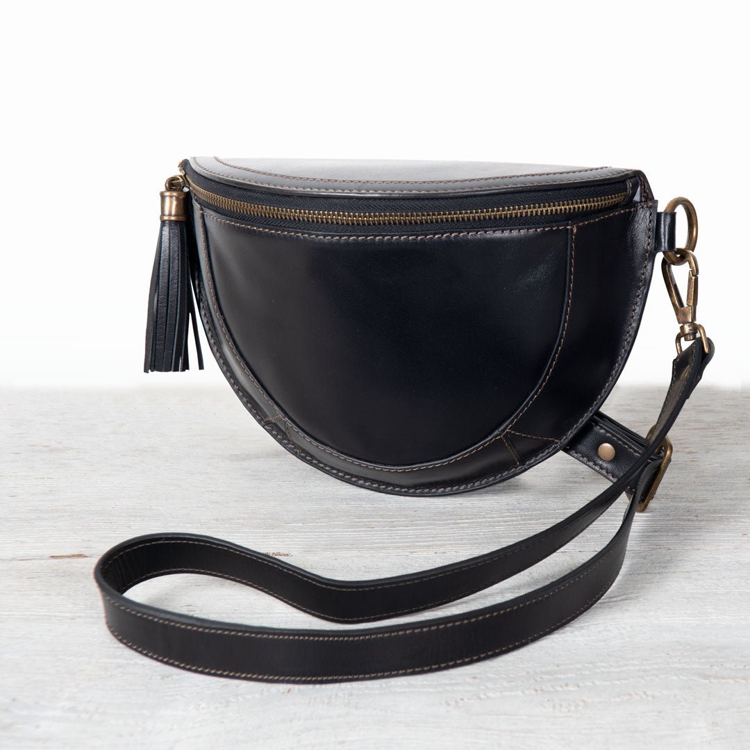 Sonoma Sling Bag in Black