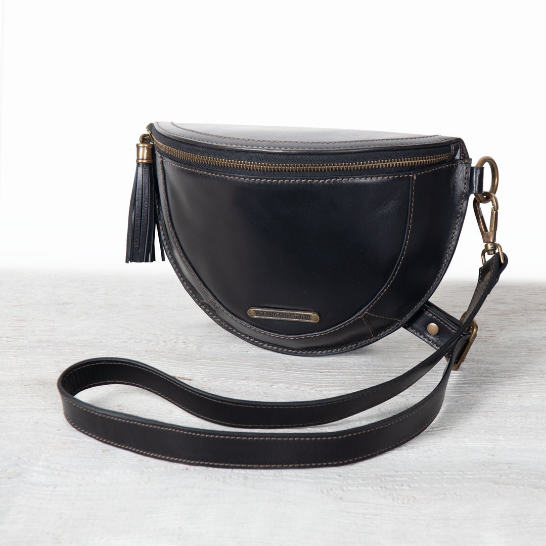 Sonoma Sling Bag in Black